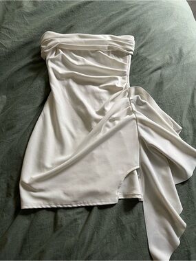 Windsor Dramatic Allure Bodycon Mini Dress